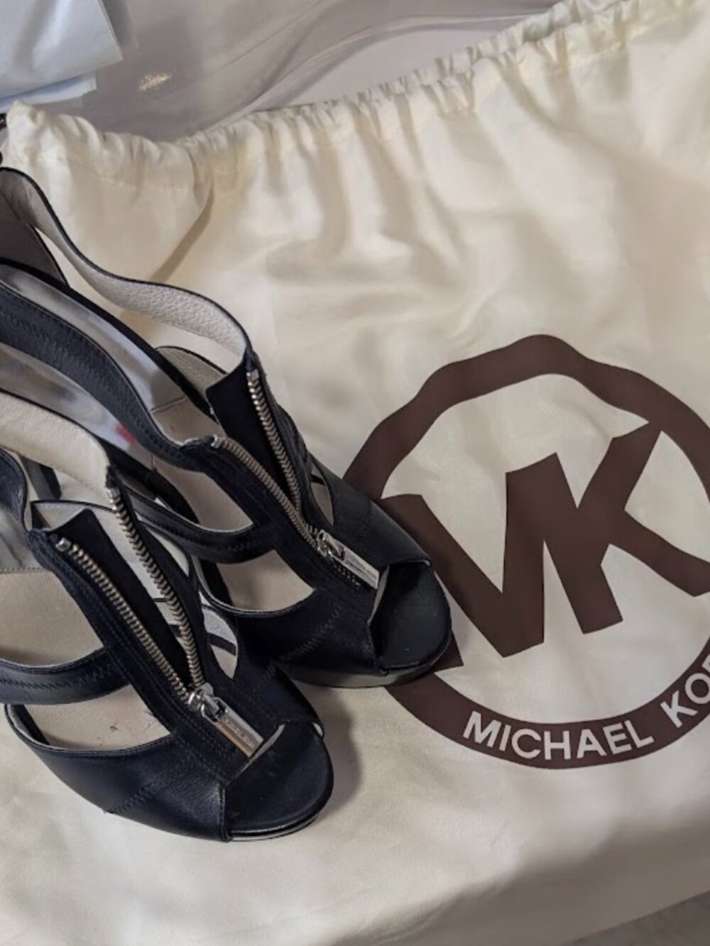 Michael Kors Black Leather Heels Zip Front Platform Sandals Size 8.5 - Picture 4 of 4